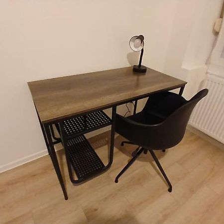 Appartement F1 Orchidee Mulhouse Bagian luar foto