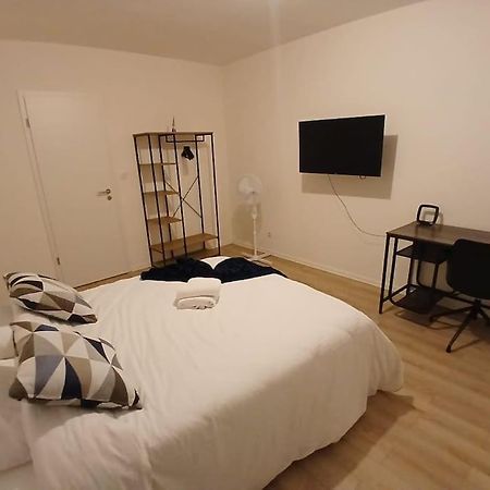 Appartement F1 Orchidee Mulhouse Bagian luar foto